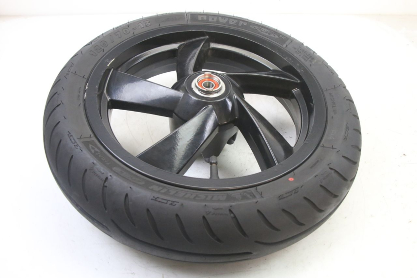 photo de VORDERRADFELGE UND REIFEN PEUGEOT CITYSTAR 2T 50 (2018 - 2021) - Detailansicht des Bauteils