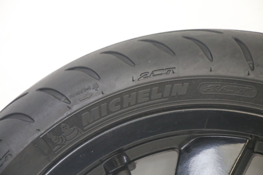 photo de VORDERRADFELGE UND REIFEN PEUGEOT CITYSTAR 2T 50 (2018 - 2021) - Hochauflösende Nahaufnahme