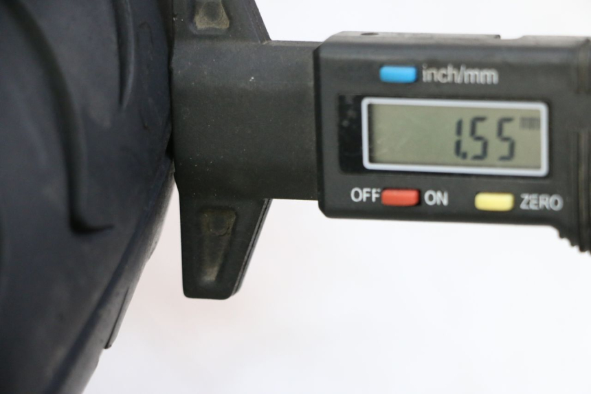 photo de VORDERE FELGE UND REIFEN PEUGEOT LUDIX 50 (2008 - 2017) - Zoom auf Gebrauchszustand