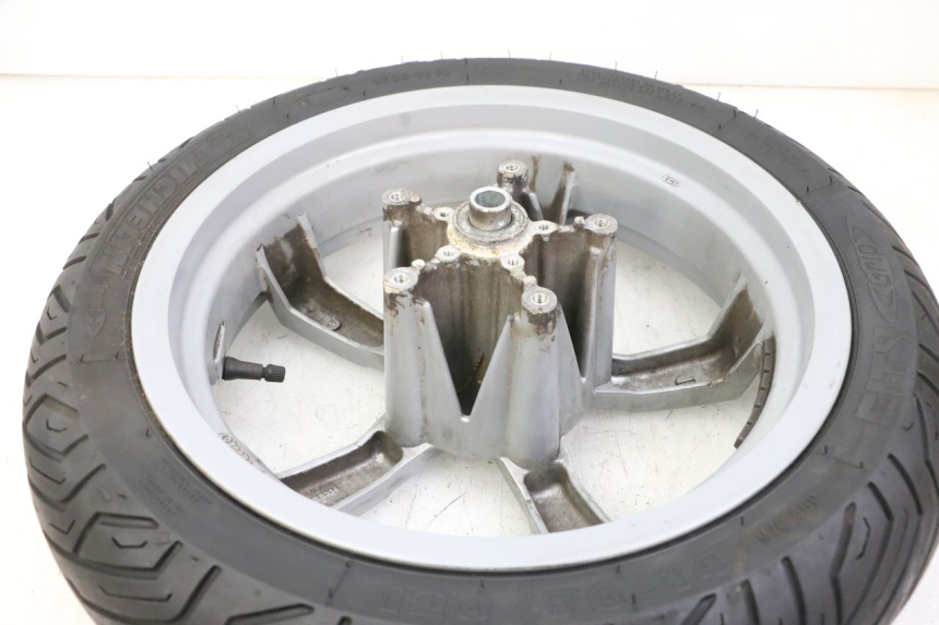 photo de VORDERRADFELGE UND REIFEN PEUGEOT SATELIS 125 (2013 - 2018) - Technische Nahaufnahme