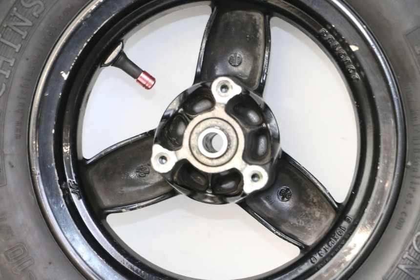 photo de VORDERRADFELGE UND REIFEN PEUGEOT TKR TREKKER FURIOUS 50 (2005 - 2014) - Technische Nahaufnahme