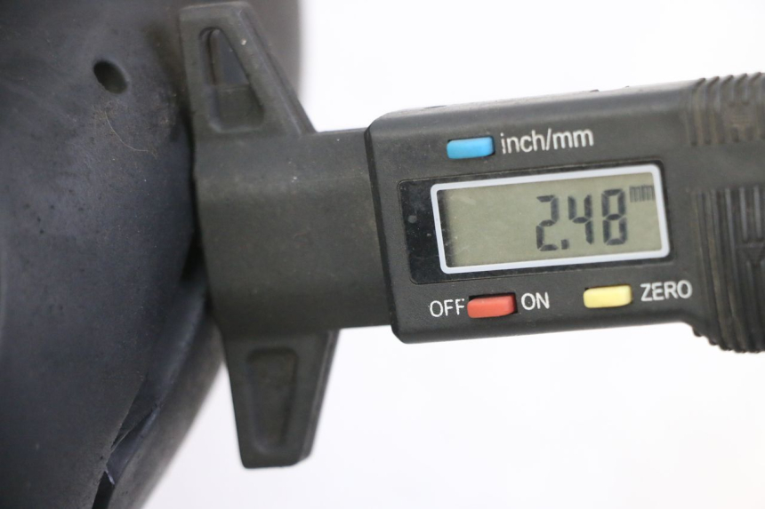 photo de VORDERRADFELGE UND REIFEN PIAGGIO ZIP 4T 50 (2018 - 2020) - Zoom auf Gebrauchszustand