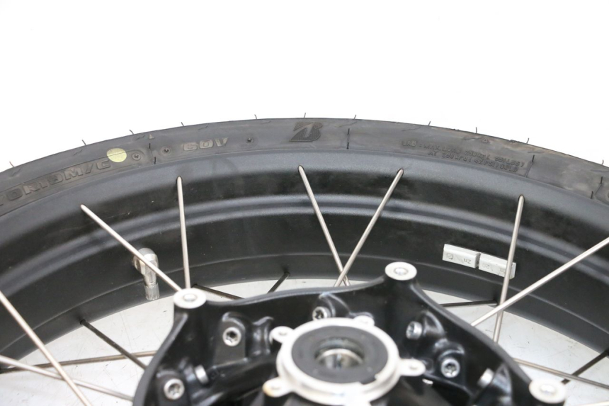 photo de VORDERRADFELGE UND REIFEN BMW R GS 1250 (2021 - 2024) - Charakteristische Merkmale