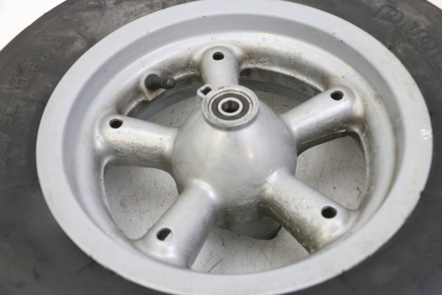 photo de VORDERRADFELGE UND REIFEN APRILIA RALLY AC 50 (1995 - 2004) - Zoom auf Gebrauchszustand