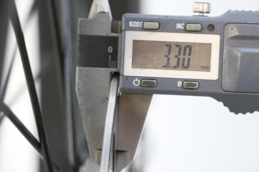 photo de VORDERRADFELGE UND REIFEN APOLLO RFZ 150 - Ergänzendes Produktfoto