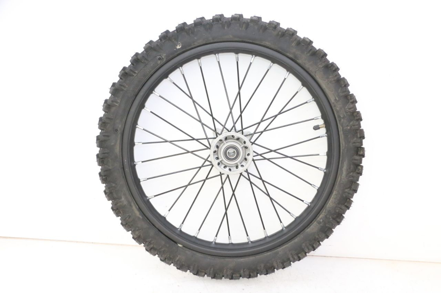 photo de VORDERRADFELGE UND REIFEN APOLLO RFZ 125 - Hauptansicht