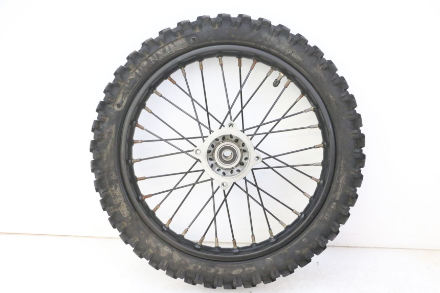 photo de VORDERRADFELGE UND REIFEN APOLLO RFZ 125 - Detailansicht des Bauteils