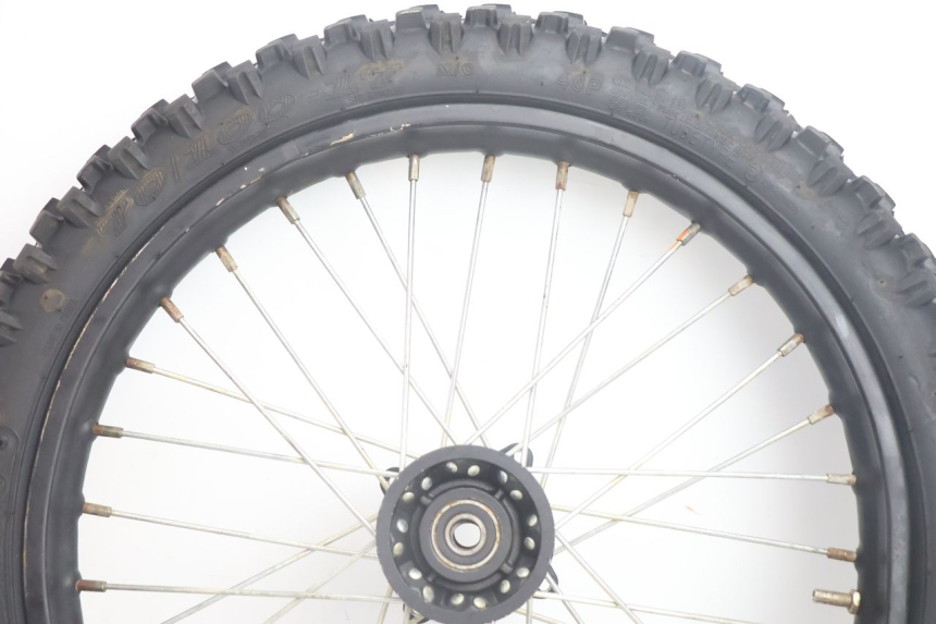 photo de VORDERRADFELGE UND REIFEN APOLLO RFZ 125 - Detailansicht des Bauteils
