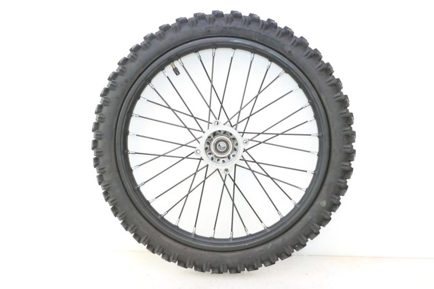 photo de VORDERRADFELGE UND REIFEN APOLLO RFZ 150 - Charakteristische Merkmale