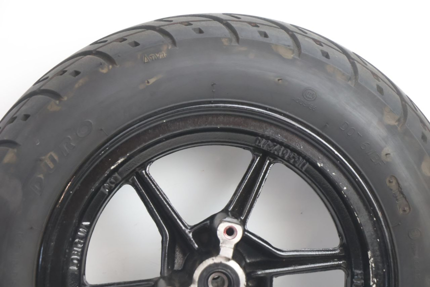 photo de VORDERRADFELGE UND REIFEN TNT MOTOR ROMA 10' 2T 50 (2011 - 2018) - Details der Befestigungspunkte