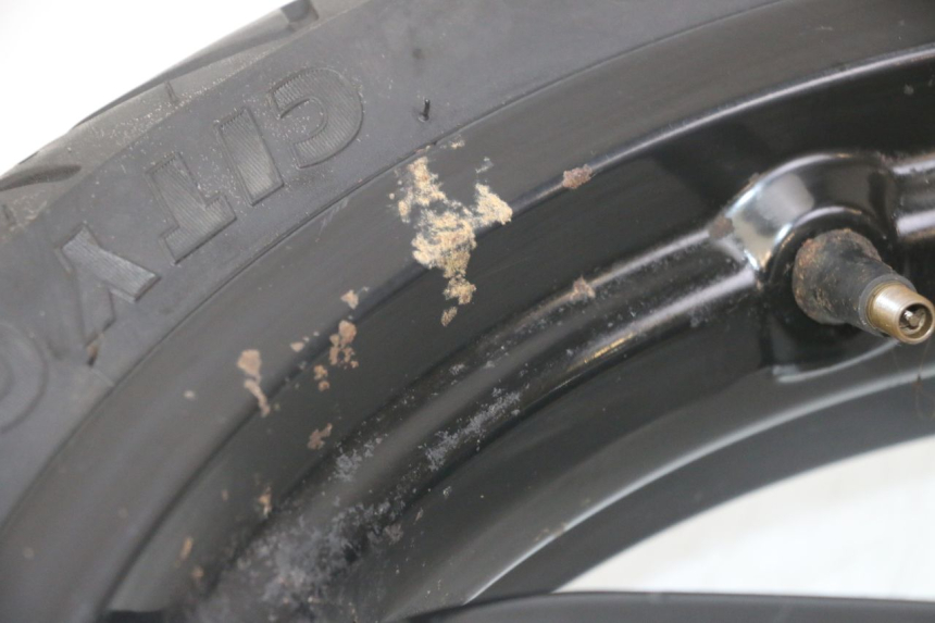 photo de VORDERRADFELGE UND REIFEN GILERA RUNNER SL 50 (2006 - 2009) - Technische Nahaufnahme