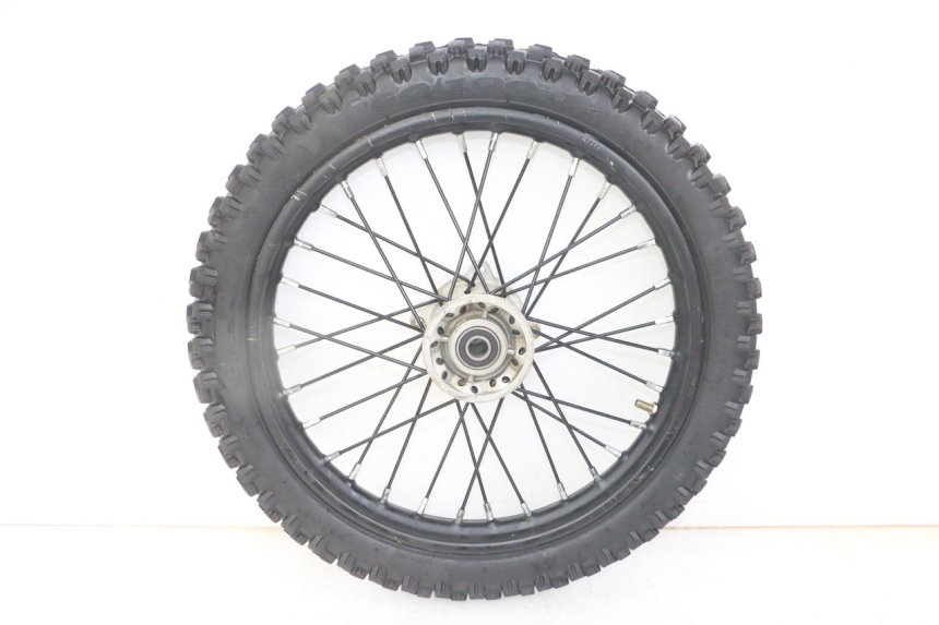 photo de VORDERRADFELGE UND REIFEN APOLLO RXF 125 - Technische Nahaufnahme