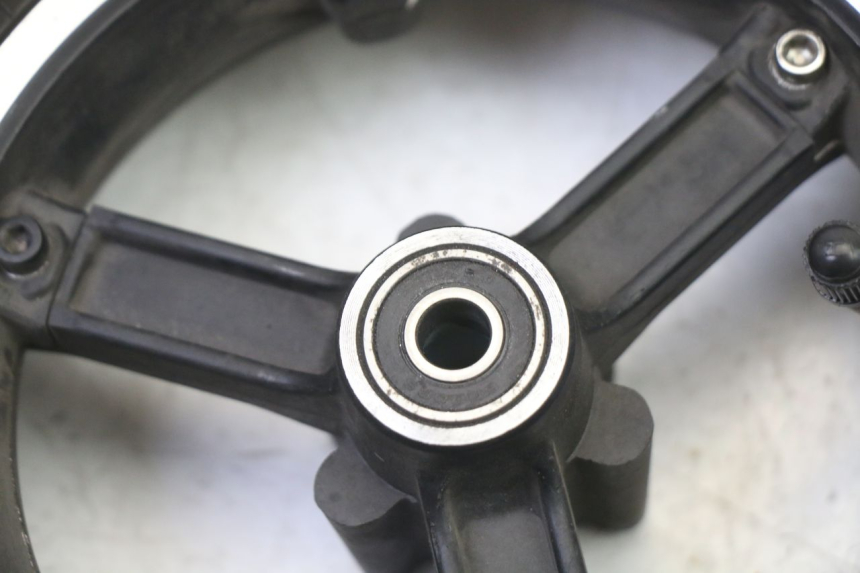 photo de VORDERRADFELGE UND REIFEN HERO S10 1 - Alternative Perspektive