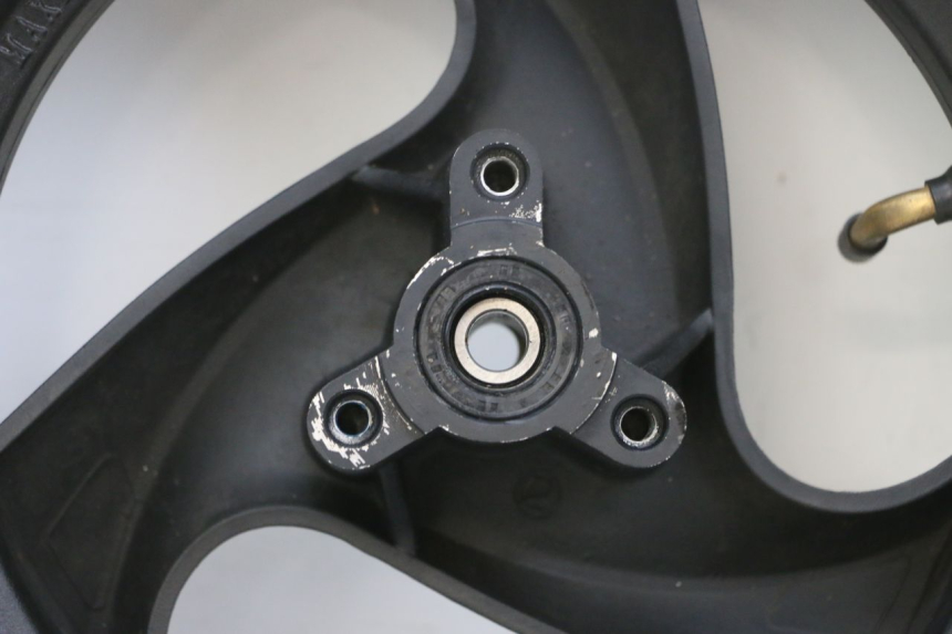 photo de VORDERRADFELGE UND REIFEN JM MOTORS SANTANA EVO 50 (2024 - 2026) - Kennzeichnungen und Originalreferenzen