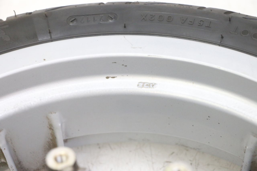 photo de VORDERRADFELGE UND REIFEN PEUGEOT SATELIS 125 (2013 - 2018) - Alternative Perspektive