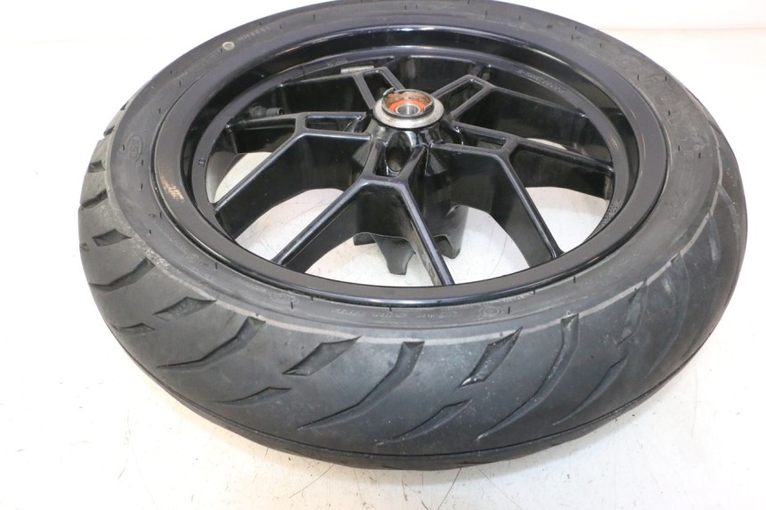 photo de VORDERRADFELGE UND REIFEN APRILIA SR 2T 50 (2012 - 2017) - Oberflächenzustand und Material