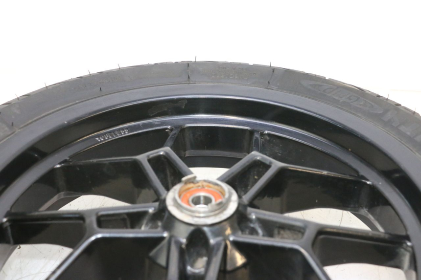 photo de VORDERRADFELGE UND REIFEN APRILIA SR MOTARD 50 (2012 - 2018) - Details der Befestigungspunkte