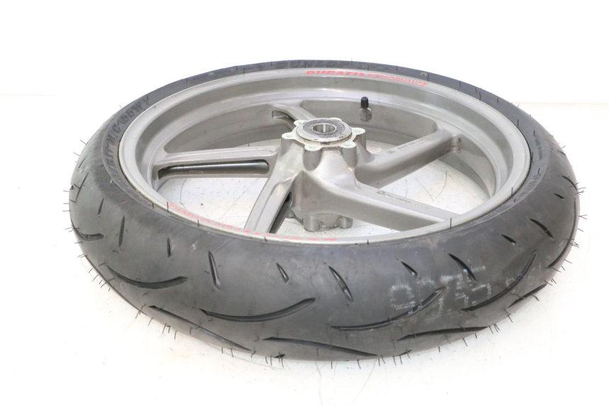 photo de VORDERRADFELGE UND REIFEN DUCATI SS IE DS CARENEE 1000 (2002 - 2006) - Hochauflösende Nahaufnahme