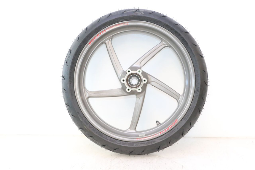 photo de VORDERRADFELGE UND REIFEN DUCATI SS IE DS CARENEE 1000 (2002 - 2006) - Details der Befestigungspunkte