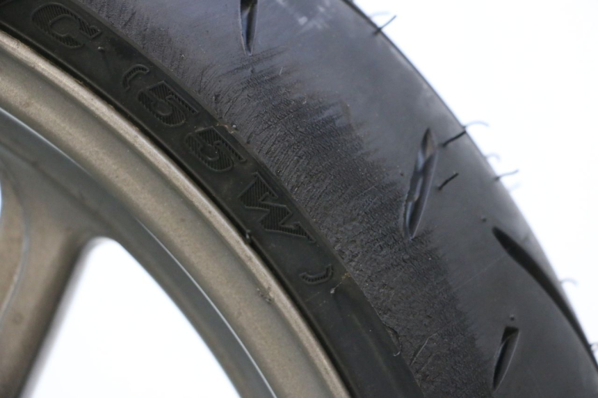 photo de VORDERRADFELGE UND REIFEN DUCATI SS IE DS CARENEE 1000 (2002 - 2006) - Technische Nahaufnahme