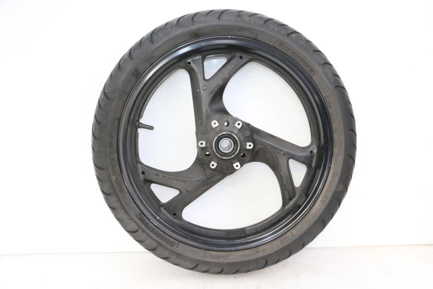 photo de VORDERRADFELGE UND REIFEN HONDA ST PAN EUROPEAN 1300 (2002 - 2013) - Detaillierte Sichtprüfung