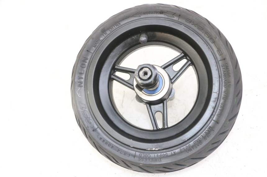 photo de VORDERRAD UND REIFEN NAMI STELLAR 1 - Hauptansicht