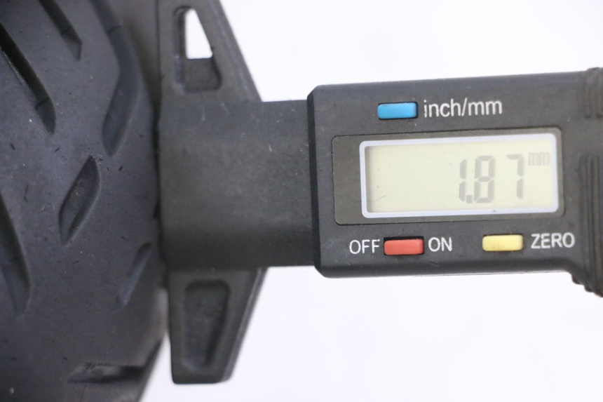 photo de VORDERRAD UND REIFEN NAMI STELLAR 1 - Detailansicht des Bauteils