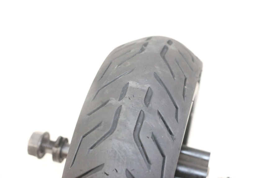 photo de VORDERRAD UND REIFEN NAMI STELLAR 1 - Alternative Perspektive