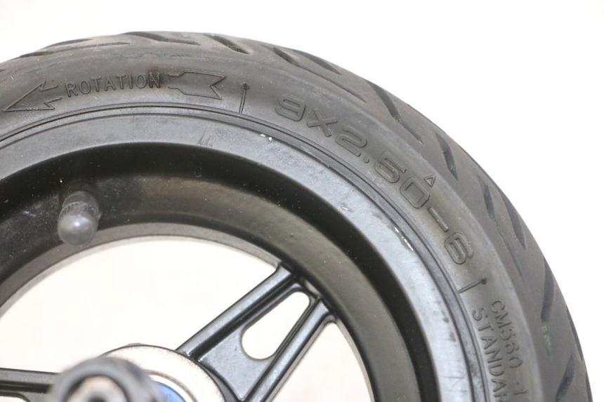 photo de VORDERRAD UND REIFEN NAMI STELLAR 1 - Geprüftes Gebrauchtteil