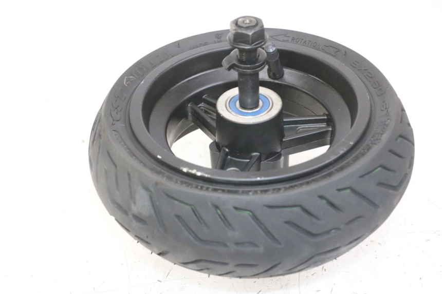 photo de VORDERRAD UND REIFEN NAMI STELLAR 1 - Kennzeichnungen und Originalreferenzen