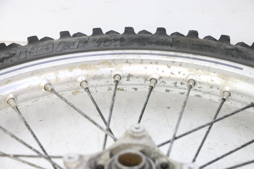 photo de VORDERRADFELGE UND REIFEN KTM SX 85 (2013 - 2017) - Details der Befestigungspunkte