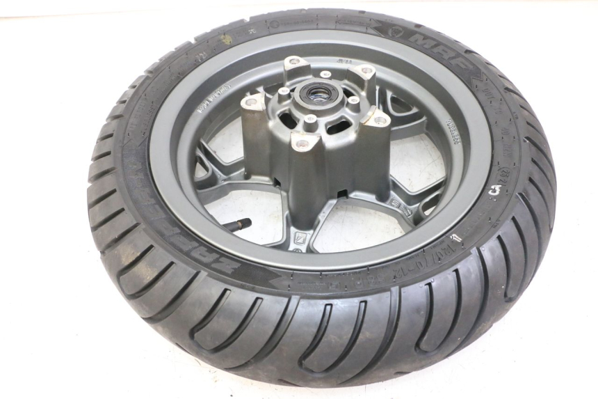 photo de VORDERRADFELGE UND REIFEN APRILIA SXR 50 (2021 - 2023) - Technische Nahaufnahme