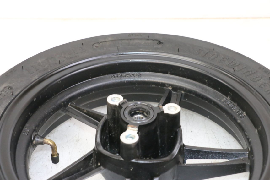 photo de VORDERRADFELGE UND REIFEN TNT MOTOR BOSTON 4T 50 (2018 - 2025) - Technische Nahaufnahme