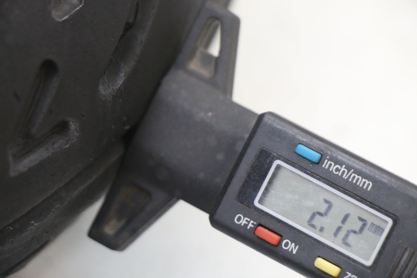 photo de VORDERRADFELGE UND REIFEN TNT MOTOR ROMA 10' 2T 50 (2011 - 2018) - Hochauflösende Nahaufnahme