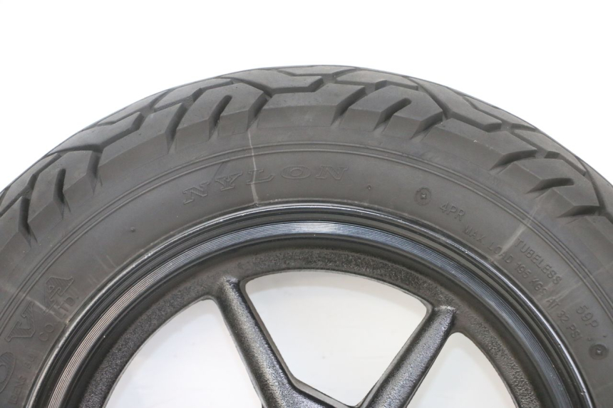 photo de VORDERRADFELGE UND REIFEN TNT MOTOR ROMA 10' 4T 50 (2019 - 2022) - Details der Befestigungspunkte