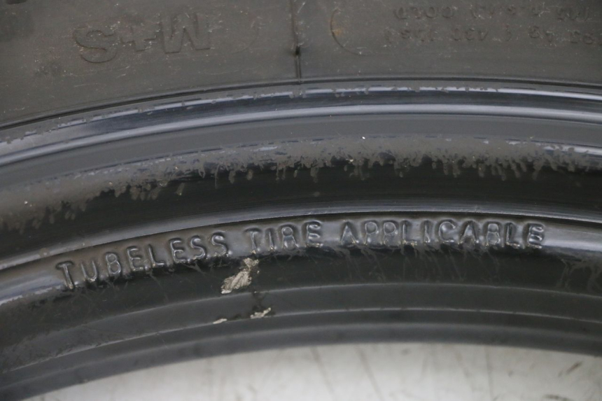 photo de VORDERRADFELGE UND REIFEN PEUGEOT TWEET PRO EFI 4T 50 (2021 - 2022) - Charakteristische Merkmale