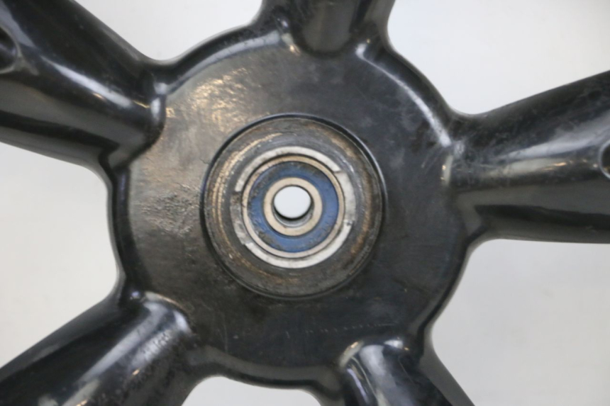 photo de VORDERRADFELGE UND REIFEN PEUGEOT TWEET PRO EFI 4T 50 (2021 - 2022) - Detaillierte Sichtprüfung