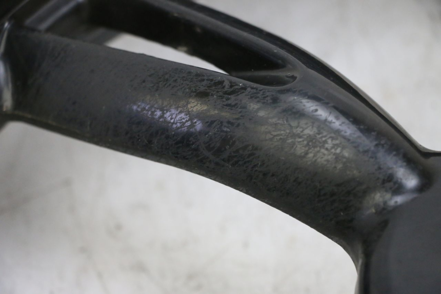 photo de VORDERRADFELGE UND REIFEN PEUGEOT TWEET PRO EFI 4T 50 (2021 - 2022) - Details der Befestigungspunkte