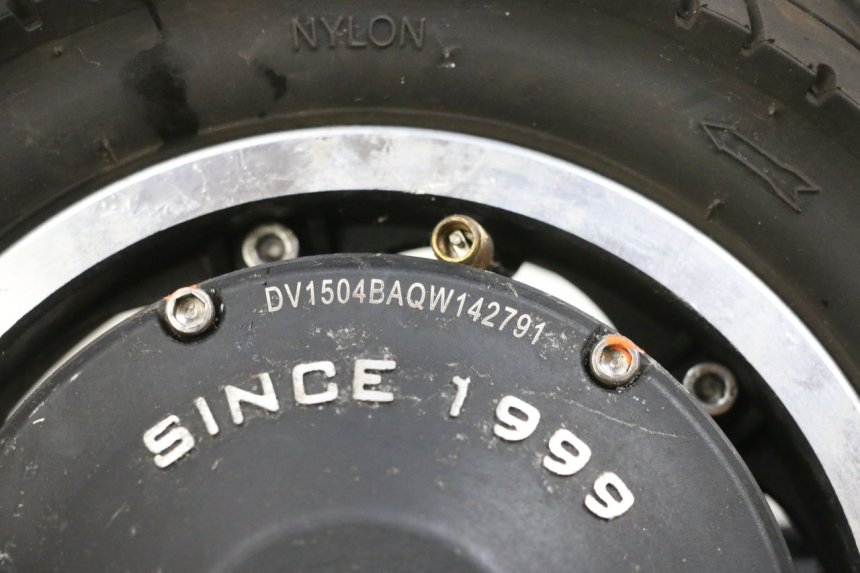 photo de VORDERRAD UND REIFEN DUALTRON VICTOR LIMITED 1 - Zoom auf Gebrauchszustand