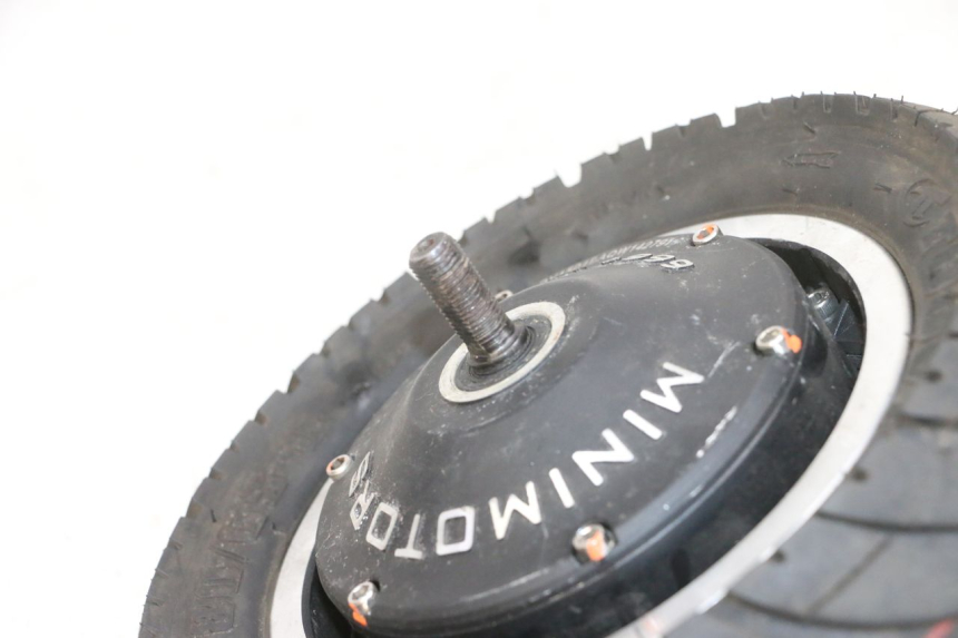 photo de VORDERRAD UND REIFEN DUALTRON VICTOR LIMITED 1 - Technische Nahaufnahme