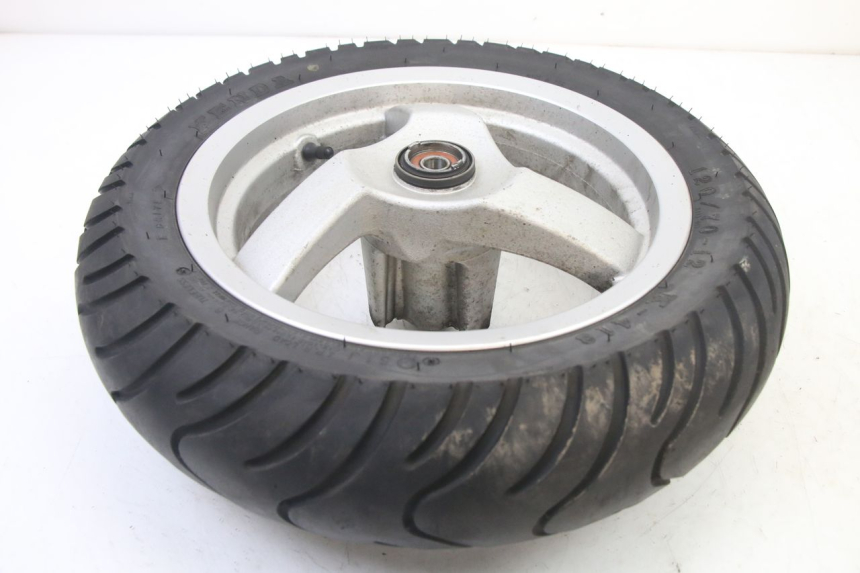 photo de VORDERRADFELGE UND REIFEN PEUGEOT VIVACITY NEW 2T 50 (2008 - 2017) - Detailansicht des Bauteils