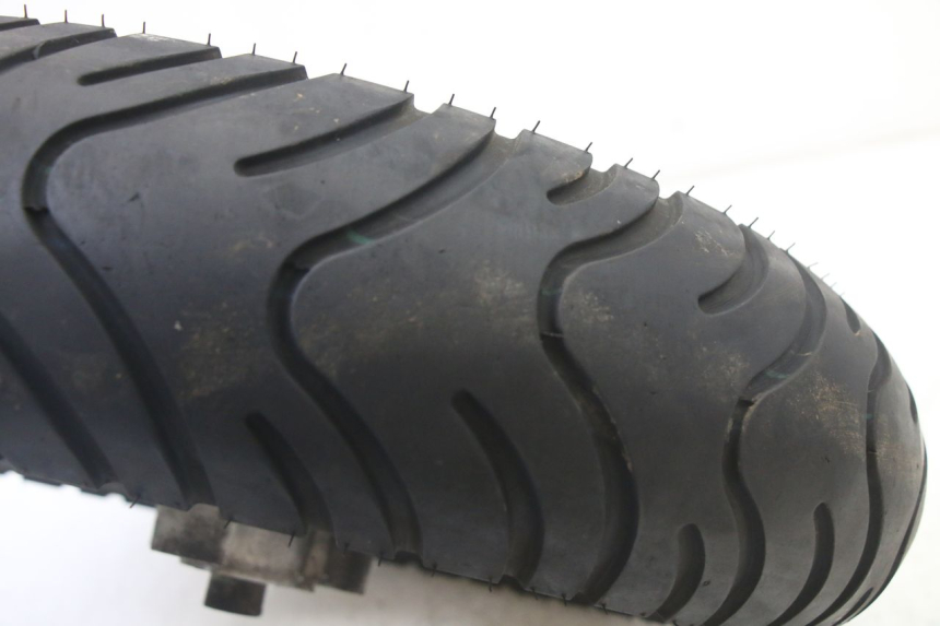 photo de VORDERRADFELGE UND REIFEN PEUGEOT VIVACITY NEW 2T 50 (2008 - 2017) - Zoom auf Komponenten