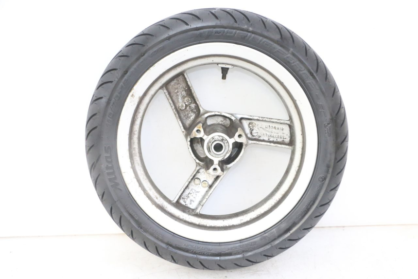 photo de VORDERRADFELGE UND REIFEN PEUGEOT VIVACITY NEW 2T 50 (2008 - 2017) - Fokus auf die Struktur