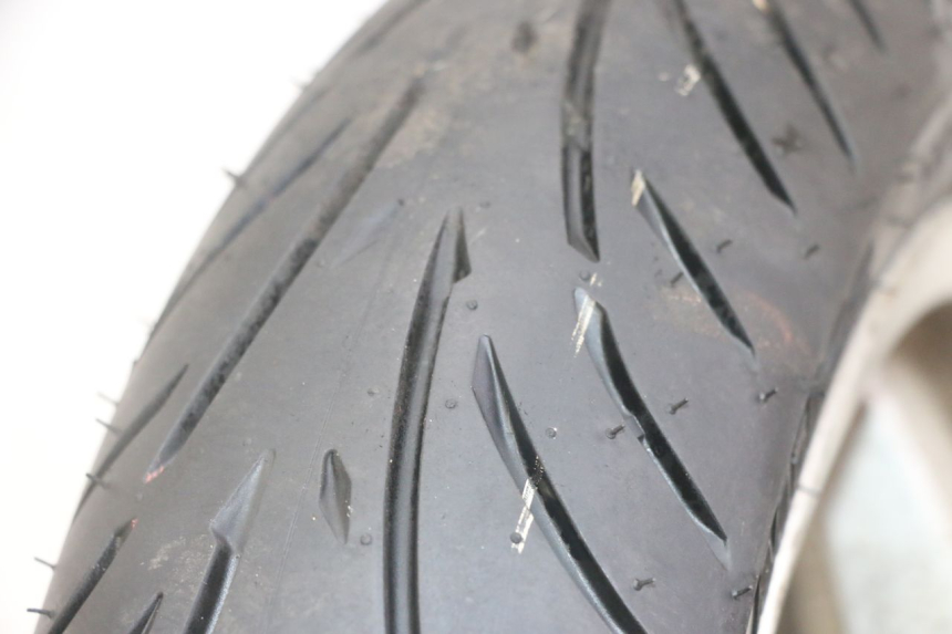 photo de VORDERRADFELGE UND REIFEN PEUGEOT VIVACITY NEW 2T 50 (2008 - 2017) - Zoom auf Gebrauchszustand