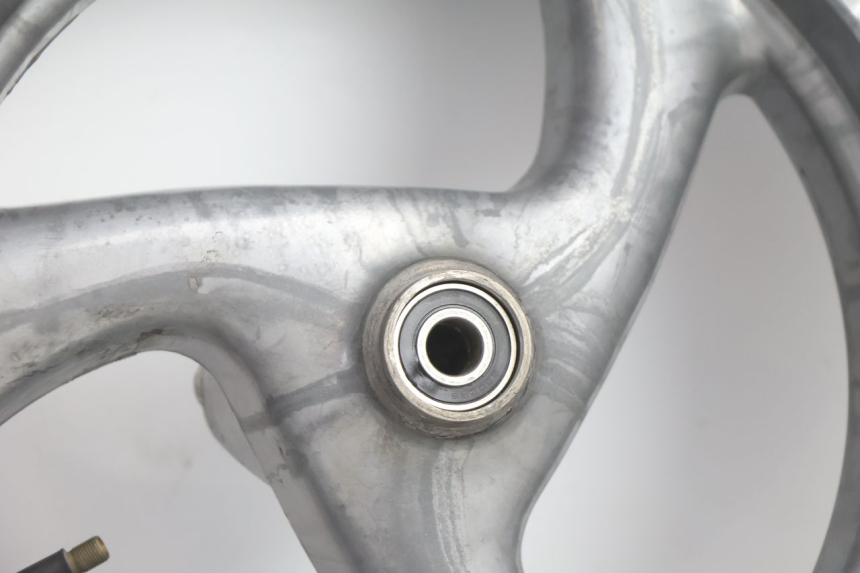 photo de VORDERRADFELGE UND REIFEN PEUGEOT VIVACITY 50 (2004 - 2009) - Alternative Perspektive