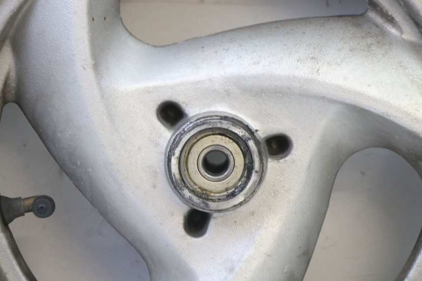 photo de VORDERRADFELGE UND REIFEN MBK WAAP 125 (2008 - 2013) - Technische Nahaufnahme