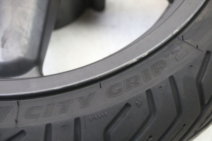 photo de VORDERRADFELGE UND REIFEN YAMAHA X-MAX XMAX 125 (2010 - 2013) - Charakteristische Merkmale