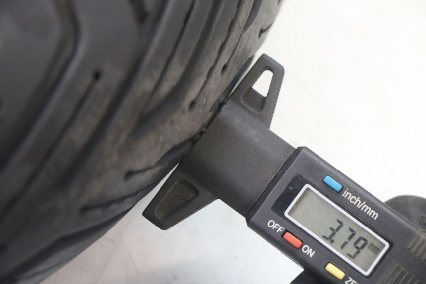 photo de VORDERRADFELGE UND REIFEN YAMAHA X-MAX XMAX 125 (2010 - 2013) - Ergänzendes Produktfoto