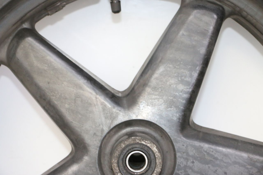 photo de VORDERRADFELGE UND REIFEN YAMAHA X-MAX XMAX 125 (2010 - 2013) - Detaillierte Sichtprüfung