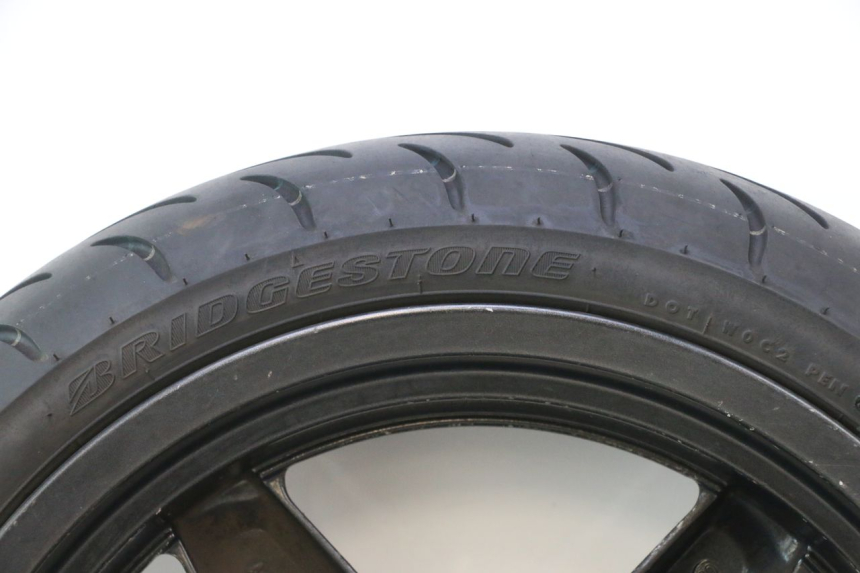 photo de VORDERRADFELGE UND REIFEN YAMAHA XMAX X-MAX 125 (2006 - 2009) - Zoom auf Komponenten